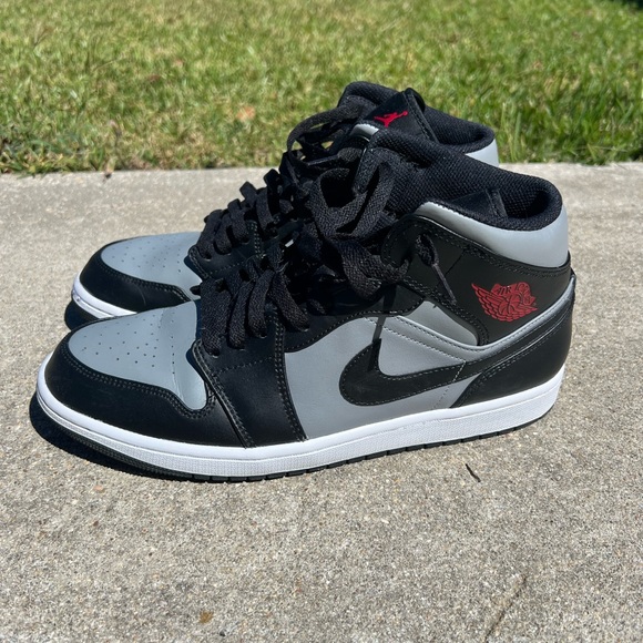 Jordan 1 Mid Shadow Red - Picture 2 of 8